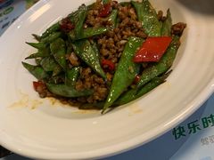 -绿茵阁西餐厅(中央广场店)