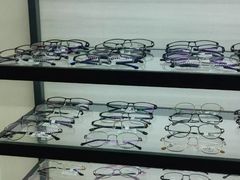 -LOGO眼镜·蔡司品牌折扣店(龙华清湖店)