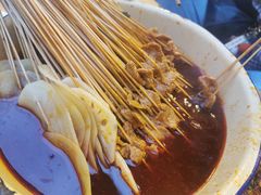 -拈签一笑黄牛肉辣卤串串