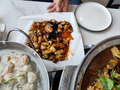 -鸿亨泰杂鱼馆(港馨家园店)