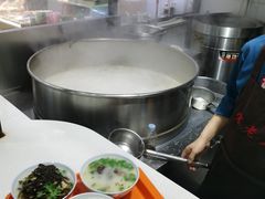 餐具摆设-宋老三苏肉羊肉汤老店