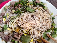 -啊墨江牛烂烀米线