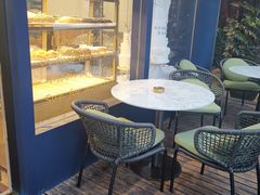 露天位-BONBON BAKERY