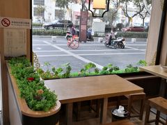 靠窗位-鸭味先老鸭粉丝馆(瑞金路二号四号小区店)