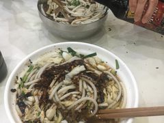 -花溪王记牛肉粉(四季花溪商场店)