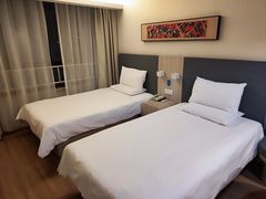 -汉庭(南京五塘广场地铁站店)