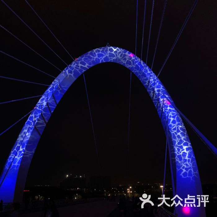 南京眼步行橋