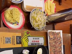 -沸炉重庆老火锅(军事博物馆店)