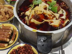-晓彭肥肠鸡·泡椒鸡火锅(水木天地店)