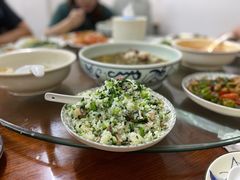 -胡子饮食店