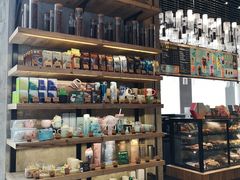 零售区-星巴克臻选(湖滨道店)