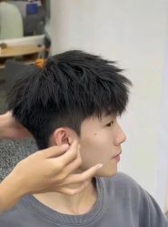 -尤司男士国潮理发馆