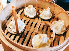 蟹粉小笼包-南小馆(迪士尼小镇店)