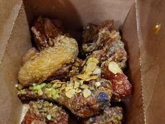 炸鸡翅一半一半-富乐满韩国正宗炸鸡韩国料理(虹泉路店)