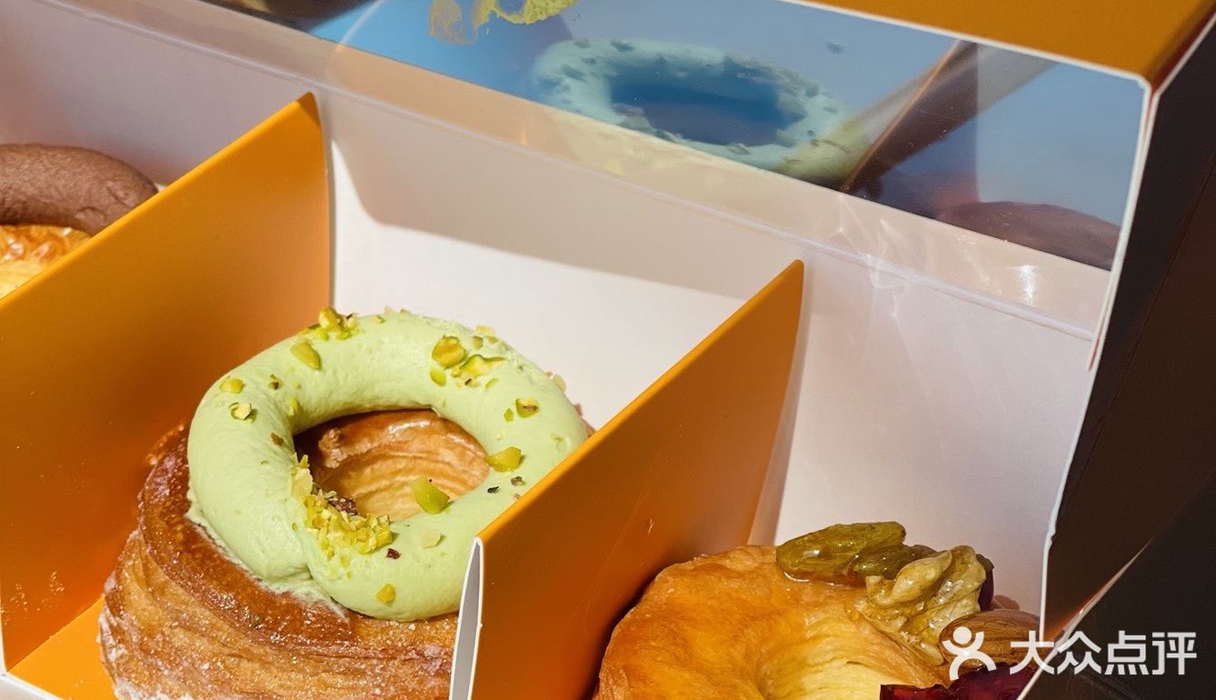 🍩高圈圈千层可颂甜甜圈，快来get女神节新品❤