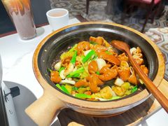 -炆艺乳鸽·煲仔饭大排档(望京来广营店)