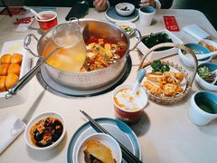 -左庭右院鲜牛肉火锅(浦江欢乐颂店)