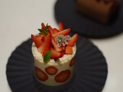 草莓芝士-潮一不贰·法式甜品·生日蛋糕·西式简餐(外滩店)