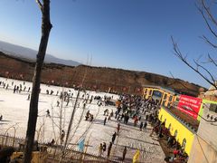 -采薇庄园四季滑雪场