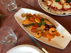 香烤三文鱼配海鲜-Mammamia意大利餐厅(阳春巷店)