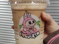 圣诞可露丽拿铁-瑞幸咖啡(苏河1号店)