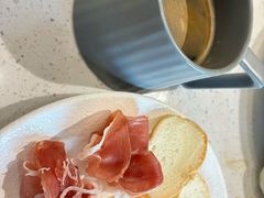 -上海虹桥中心爱琴海亚朵S酒店