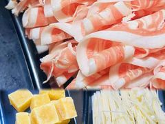 -果松木炭酸菜铜火锅·外婆参鸡汤