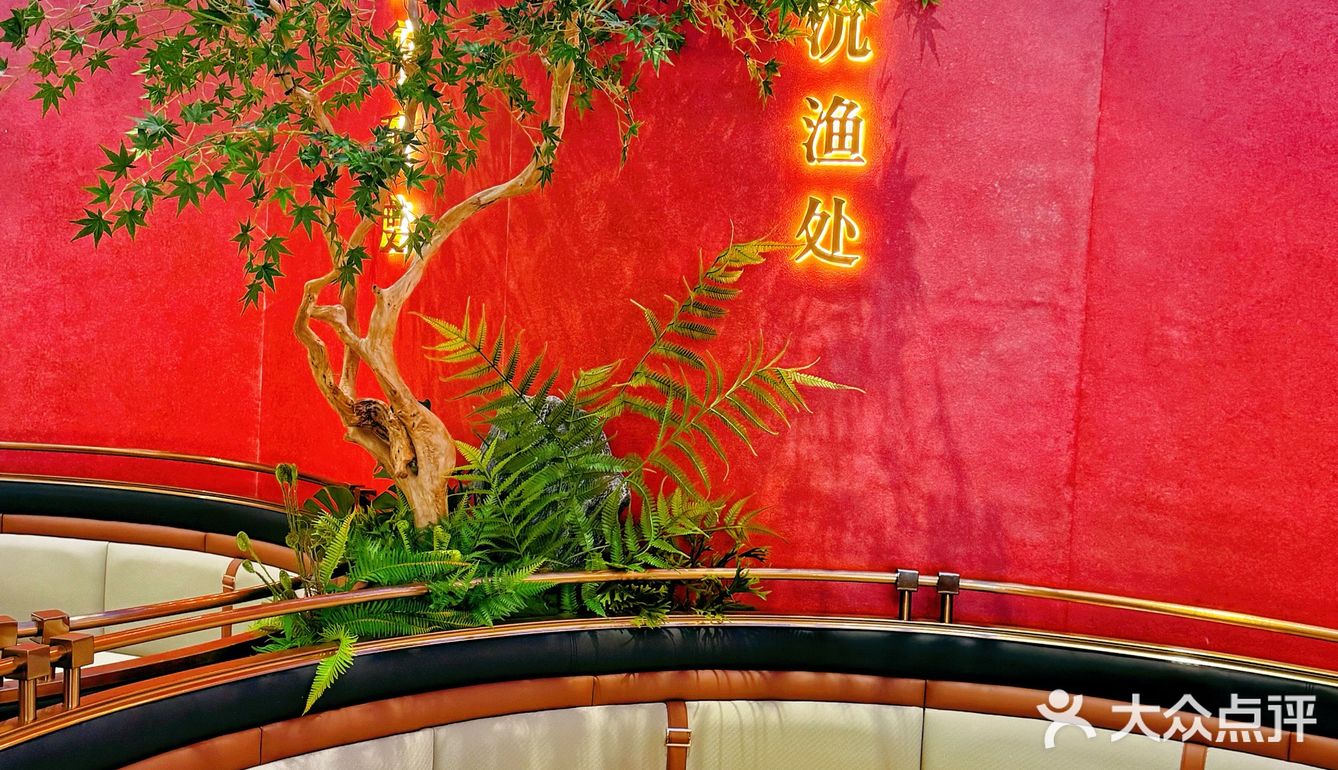 700万装修费的餐厅？一起体验豪华生日宴