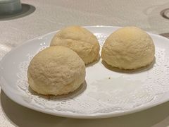 脆皮流沙包-皇朝会.经典传统粤菜(外滩店)
