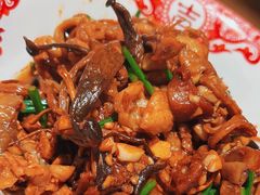 野花菌炒花猪肉-实在湘·大碗土菜(竹料店)