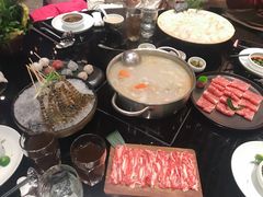 澳门鸡脚猪骨煲-官也街澳门火锅(新源里店)
