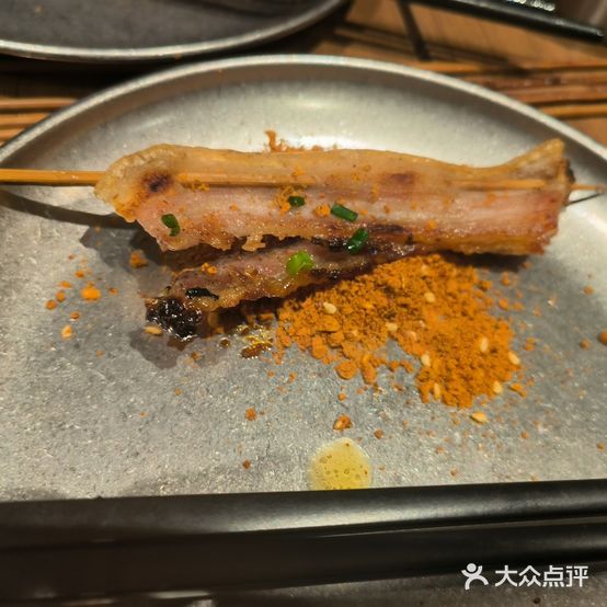 小贵腹鲜肉烧烤酒馆