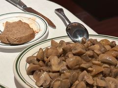 -Wolfgang’s Steakhouse 沃夫冈牛排馆(上海白玉兰广场店)