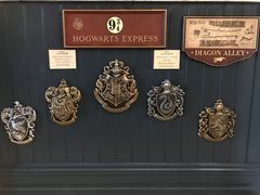 -九又四分之三站台哈利波特商店