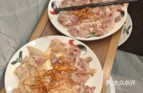 Five-fingered Mulberry Steam Chicken