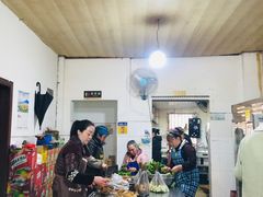 大堂-乐山长药老地方油炸串串(峨眉四中店)