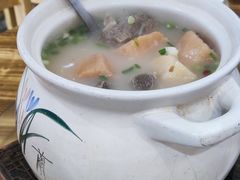 -梓檚中餐厅湖北菜小龙虾武昌鱼排骨藕汤(黄鹤楼店)