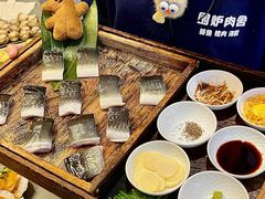 -围炉肉舍•炭烤活鳗•丹东海鲜烤肉(步行街店)