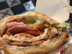 -Bánh Mì Huynh Hoa