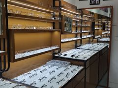 -罗伯特眼镜·蔡司官方授权(罗湖国贸店)