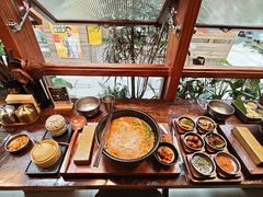 -银米·云南传统过桥米线(双廊黑金冠店)