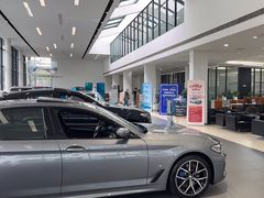 -上海宝信宝马4S店