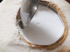 -志龙皇冠吃货椰子铺