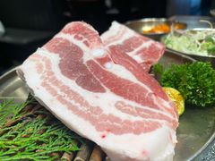 -草家酱蟹炭火烤肉店(珲春南路二店)