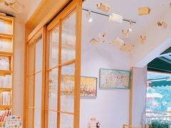 -猫的天空之城概念书店(束河店)