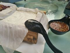 -刘姐啤酒鱼民族演艺餐厅(西街总店)