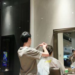 -Air Plus 美发沙龙