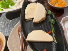 -老牌坊云南鱼豆花火锅(哈西万达店)