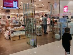 -名创优品(广州萝岗万达广场店)
