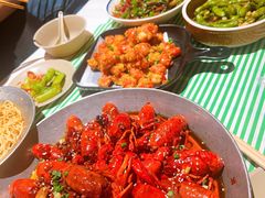 -巴厘龙虾·榜首油焖大虾(音乐学院·沿江酒馆店)